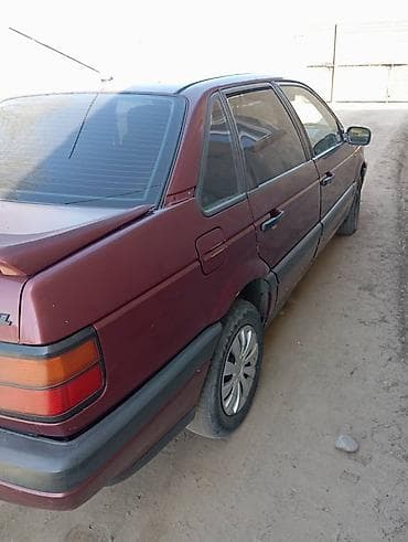 гаражная распродажа: Volkswagen Passat: 1993 г., 2 л, Ручные, Бензин, Седан — 2