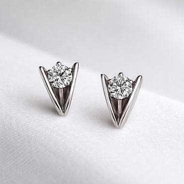 Жеке буюмдар: Серебряный комплект украшений, серьги и кольцо 925 пробы, камень — 1