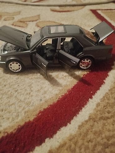 шкатулки нарды: Коллекционная модель автомобиля Mercedes-Benz E-Класс W124 AMG (E500) — 8