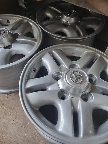 ремонт шины: Литые Диски R 16 Toyota, Комплект, отверстий - 5, Б/у — 1