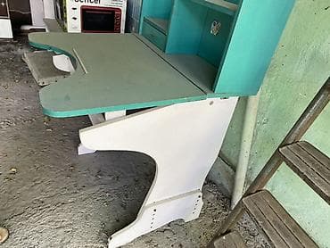 study table: Компьютерный стол, Б/у, С полками — 3