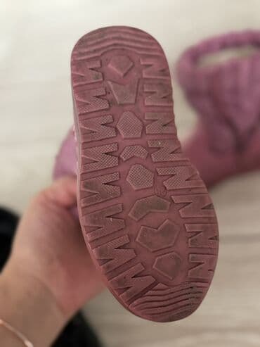 детская обувь зимние сапоги: Детские зимние сапоги, цвет ягодно‑розовый.

Отдам даром — 2