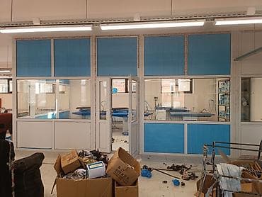 установка пластиковых дверей: На заказ Цельностеклянная перегородка — 1