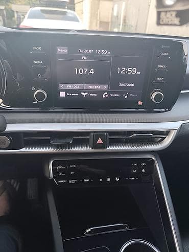 Продажа авто: Kia K5: 2022 г., 2 л, Автомат, Гибрид, Седан — 6