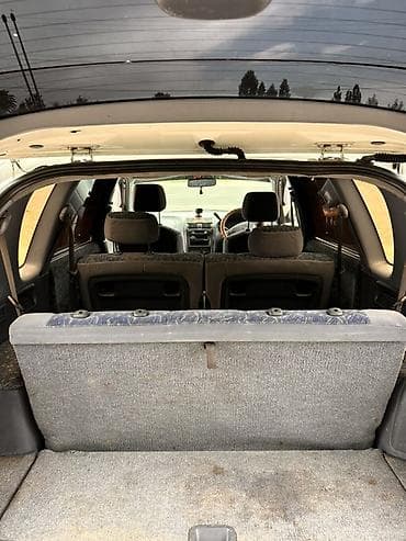 минвены: Toyota Ipsum: 1997 г., Минивэн — 9