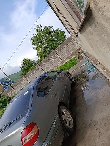 дэу матиз 1: Toyota Avensis: 2002 г., 1.8 л, Кол менен иштөөчү, Бензин, Лифтбек — 3