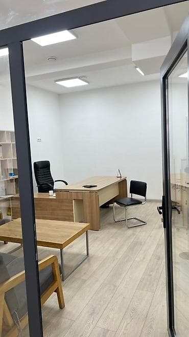 помещения офис: Аренда офисов, 90 м², В бизнес центре — 3
