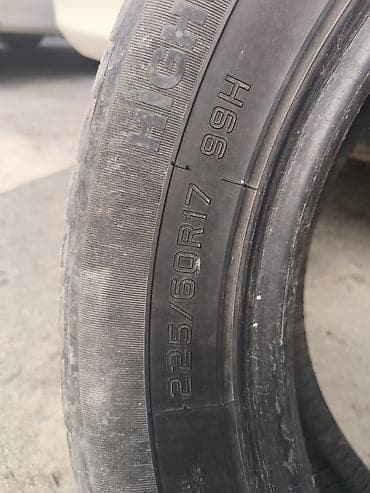 Комплект автомобильных шин (4 шт.) Размер: 225/60 R17 Индекс