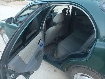 subaru accent: Hyundai Accent: 1995 г., Седан — 9
