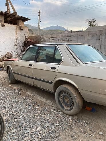 saab 9000: BMW 520: 1983 г., 2 л, Механика, Бензин, Седан — 2