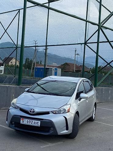 genesis авто: Toyota Prius V: 2015 г., 1.8 л, Автомат, Гибрид, Универсал — 1