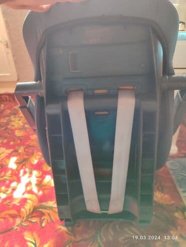 автомобильное кресло для грудничков: Автокресло, Б/у — 2