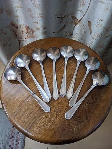 советские супницы: Набор из восьми мельхиоровых суповых ложек с круглыми черпаками и — 2