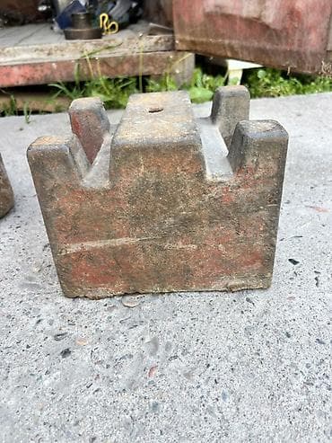 Грузовой балласт/противовес из литого металла.можно использовать как — 1