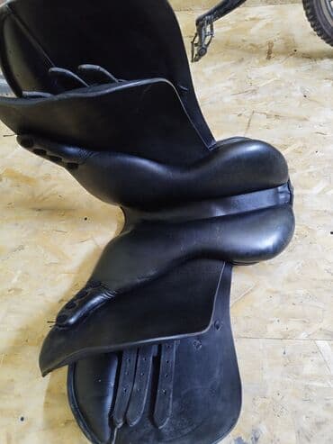 продажа домашних животных: Кожа спортивный ээр Европа+сапоги Америка(фирма CAT очень — 7