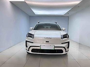 gac aion v: Электромобиль AION Y белого цвета, произведенный компанией GAC Aion — 2