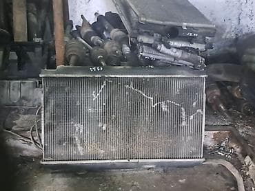 Оригинальный контрактный из Европы б/у радиатор охлаждения на Ниссан — 1