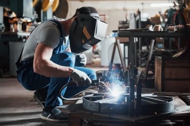 работы для студента: Требуется Автомеханик - Мелкосрочный ремонт, Оклад+Процент, 1-2 года опыта, Питание — 1