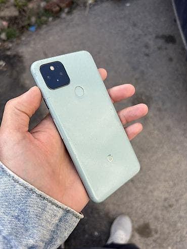 Google Pixel 5, Б/у, 128 ГБ, цвет - Зеленый, 1 SIM, eSIM