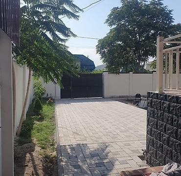 баткенский: 🏡 ПРОДАЁТСЯ 3-ЭТАЖНЫЙ КИРПИЧНЫЙ ДОМ! 🔥 💰 Цена: 490 000 $ 📍 Район — 5