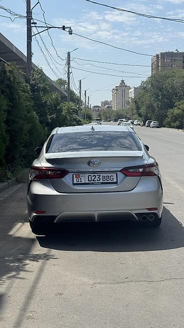 Toyota Camry: 2022 г., 2.5 л, Типтроник, Бензин, Седан — 2