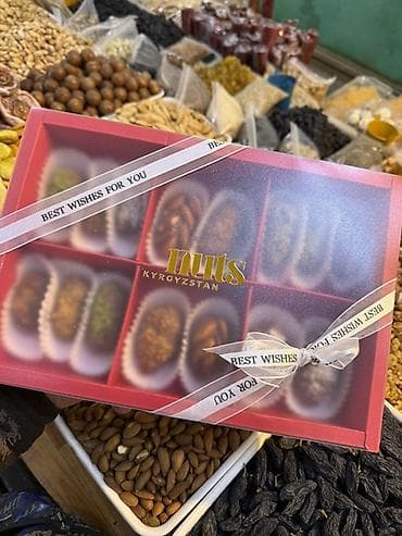 Акшактар, ун, шекер: Подарочный набор фиников в шоколаде NUTS Kyrgyzstan - Ассорти крупных — 4
