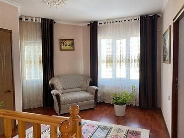 селый дом: Дом с благоустроенным двором и навесом - Двухэтажный жилой дом с — 2