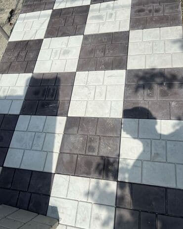 плитка напольная: Тротуарная плитка различных форм и цветов, подходящая для мощения — 6