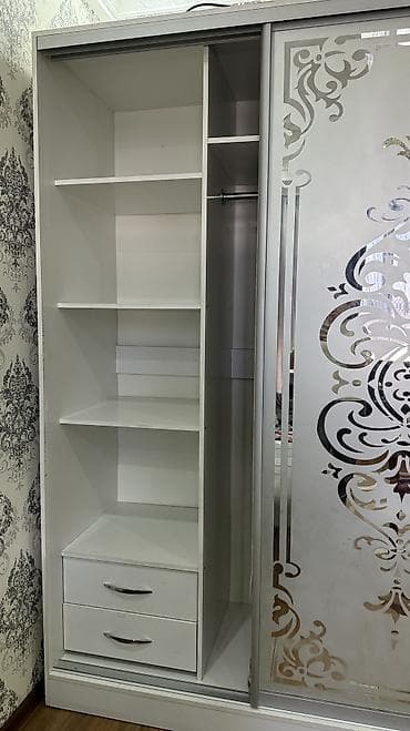 пенопласт ящик: Продаётся вместительный шкаф-купе белого цвета. В хорошем состоянии — 2