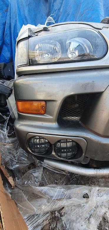 mitsubish: Решетка радиатора Mitsubishi 2002 г., Б/у, Оригинал — 2