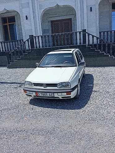 Volkswagen Golf: 1994 г., 1.8 л, Механика, Бензин, Хэтчбэк