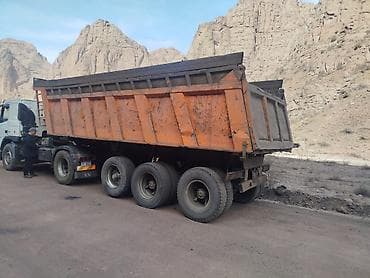 Продаю Тонар трёх осный голов к рейсу