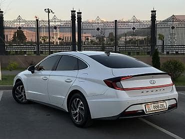 Hyundai Sonata: 2022 г., 2 л, Автомат, Гибрид, Седан — 2