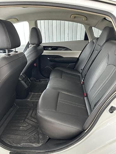wuling mini ev: Dongfeng : 2022 г., 0.1 л, Автомат, Электромобиль, Седан — 4