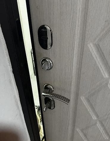 solutions third edition: Двери для домов и квартир, Металлическая, Одностворчатая, Левосторонняя, цвет - Серый — 2