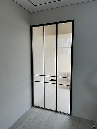 перегородки комнатные: На заказ Лофт-перегородка, Монтаж — 6