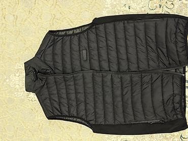 Жеке буюмдар: Продаю 2 куртки и 1 ветровку и 2 жилетки В отличном качественосили — 5