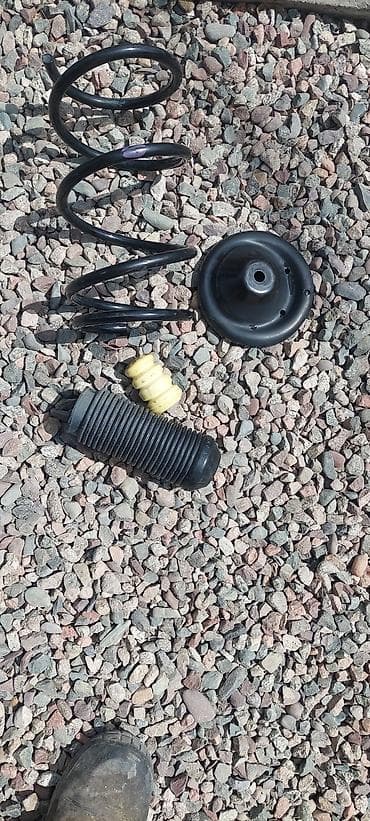 Продаю пружину на субару аутбэк 2017 год . б/у ! С переднего правого