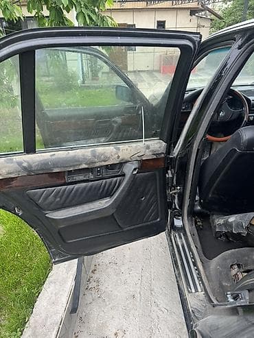 Унаа сатуу: BMW 5 series: 1993 г., 3.2 л, Кол менен иштөөчү, Бензин, Седан — 7
