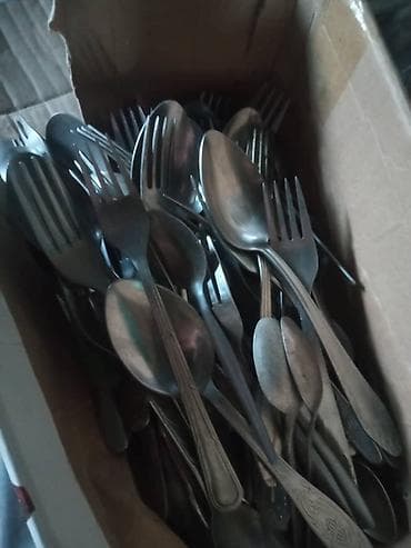 Инструменттер: Продаю посуду,кастрюли,тарелки,сковорода,ножи,вилки и ложки. б/у — 4