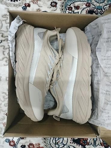second hand obuv: Мужские кроссовки, 43, Новый, цвет - Бежевый, Самовывоз — 1