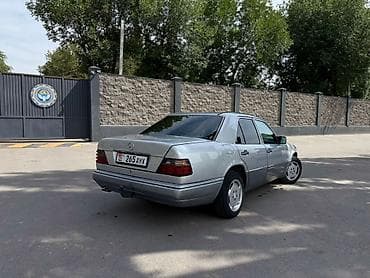 бапер 124: Mercedes-Benz W124: 1994 г., Механика, Седан — 10