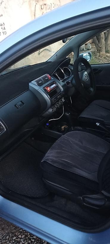 fit 2016: Honda Fit: 2001 г., Хэтчбэк — 2