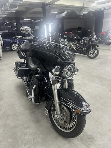 мотоцик: Туринговый мотоцикл Harley‑Davidson Electra Glide Ultra Classic — 2
