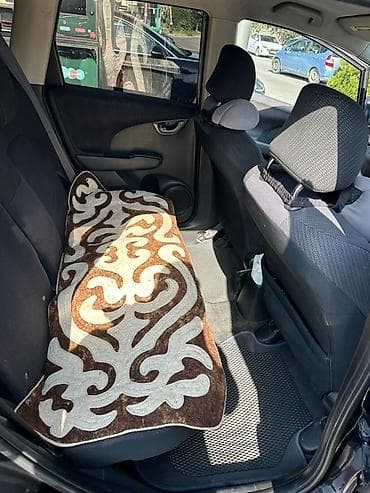 Honda Fit: 2013 г., 1.5 л, Автомат, Бензин, Хэтчбэк — 7
