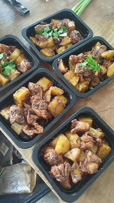 Домашние обеды в порционных контейнерах - Горячие блюда: тушёная at lalafo.kg Домашние обеды в порционных контейнерах - Горячие блюда: тушёная