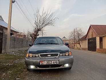 Daewoo Nexia: 1995 г., Седан