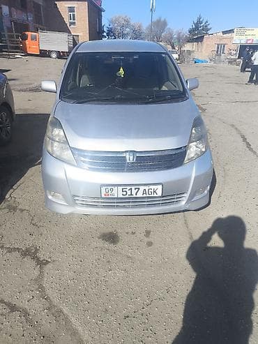 sprinter 2 7: Toyota Isis: 2005 г., 2 л, Автомат, Бензин, Минивэн — 1