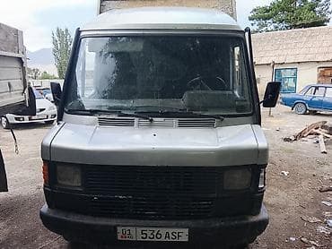 b class: Мерси Грузовой самосвал малой тоннажности. Особенности: - — 1