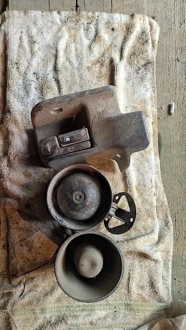 гаража: Продаю запчасть от тойоты короллы 1993 года выпуска открывашку заднего — 1